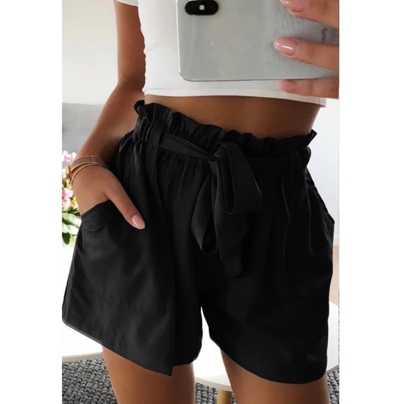 Paper/ ruffle high waisted shorts - Picture 3 of 5